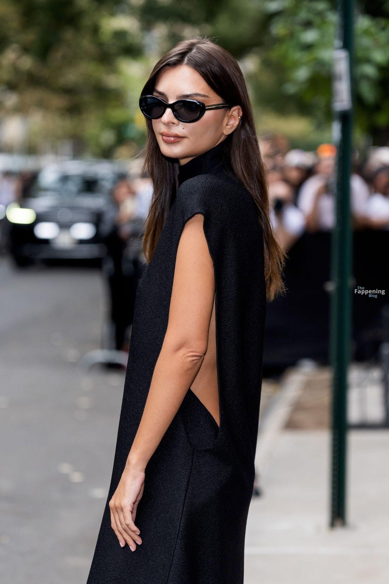 emily-ratajkowski-sexy-boobs-26-the-fappening-pics