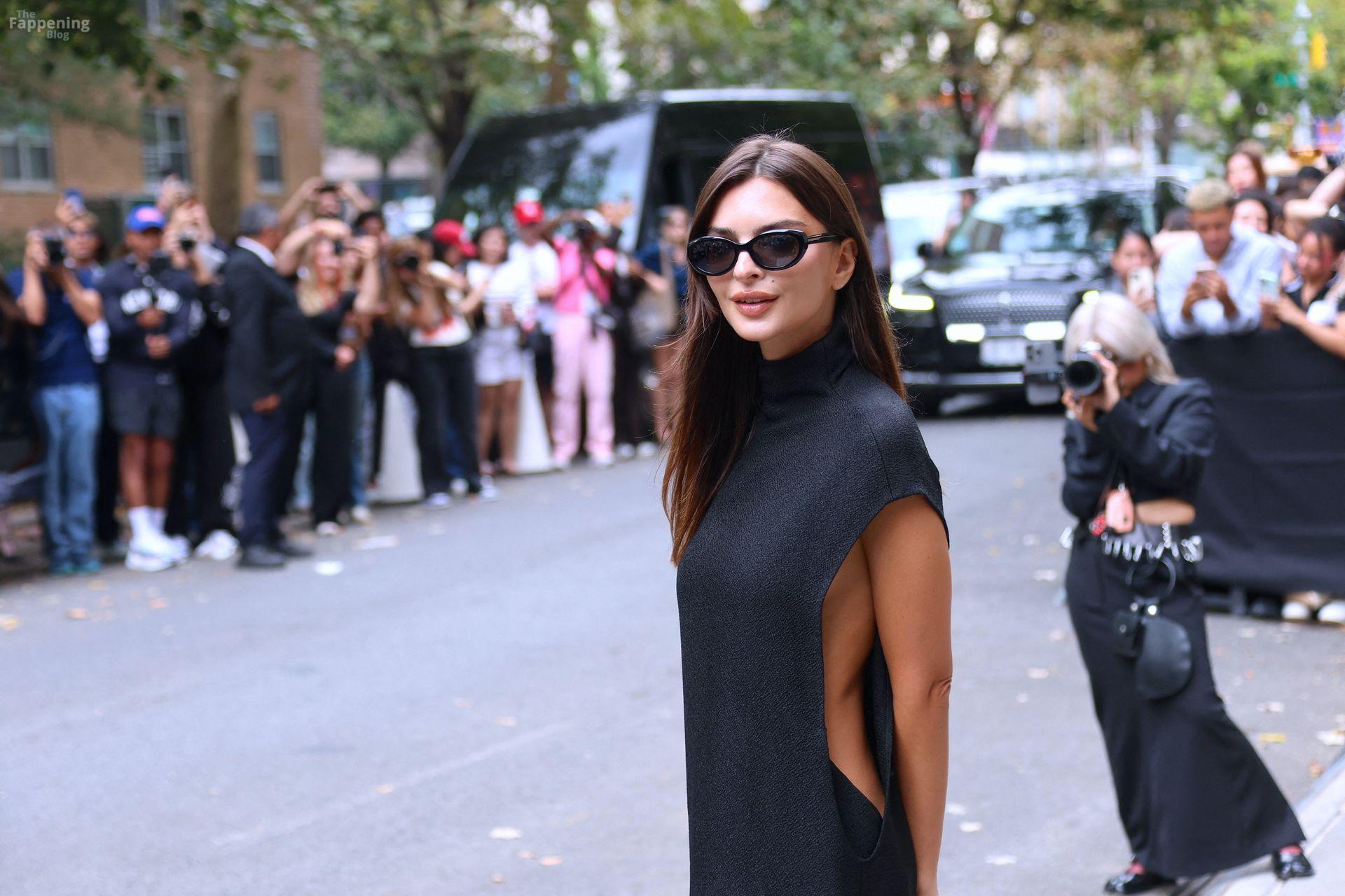 emily-ratajkowski-sexy-boobs-39-the-fappening-pics