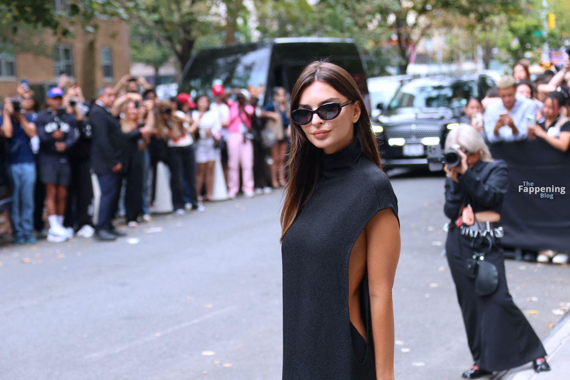 emily-ratajkowski-sexy-boobs-42-the-fappening-pics