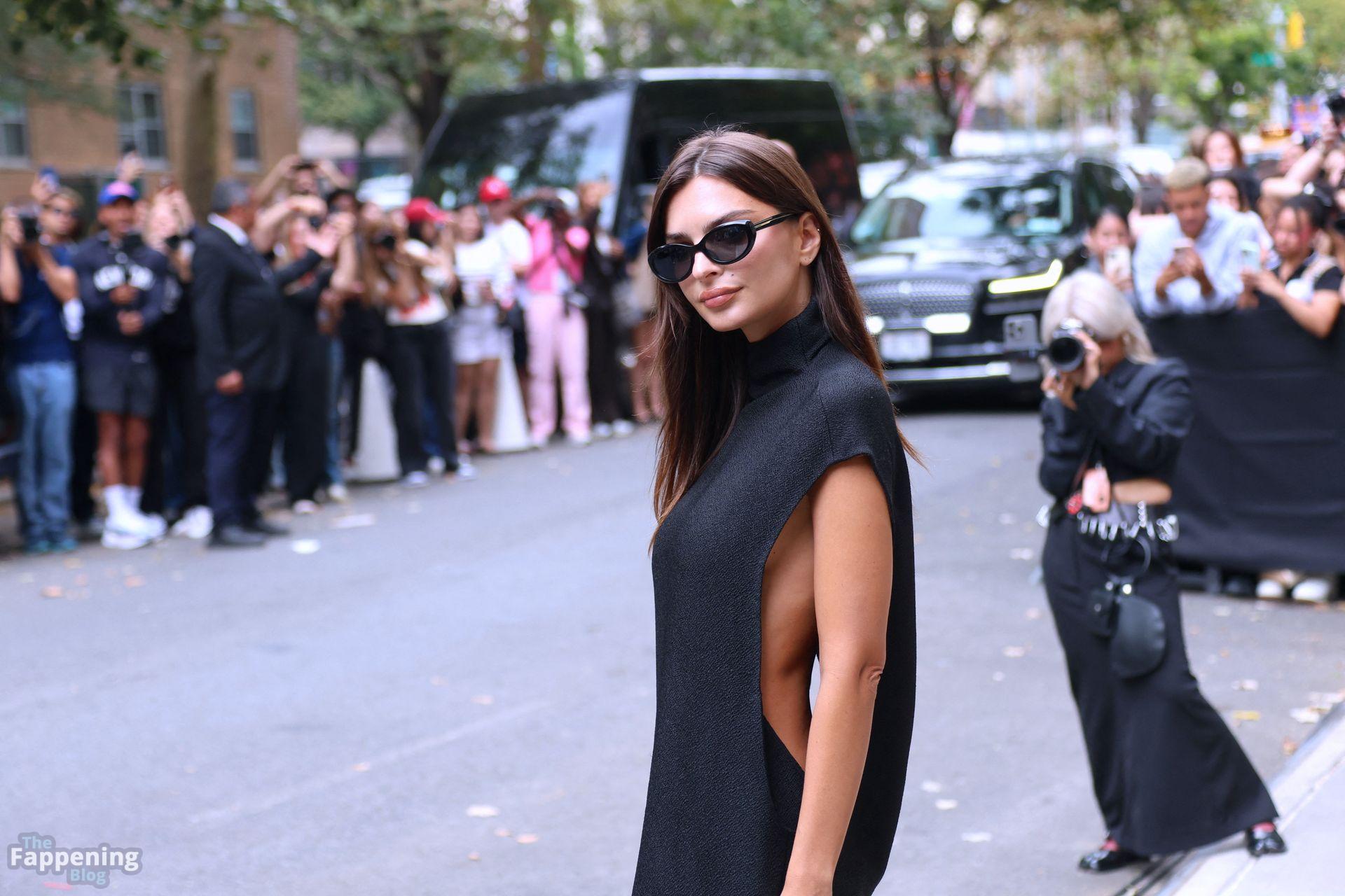 emily-ratajkowski-sexy-boobs-43-the-fappening-pics