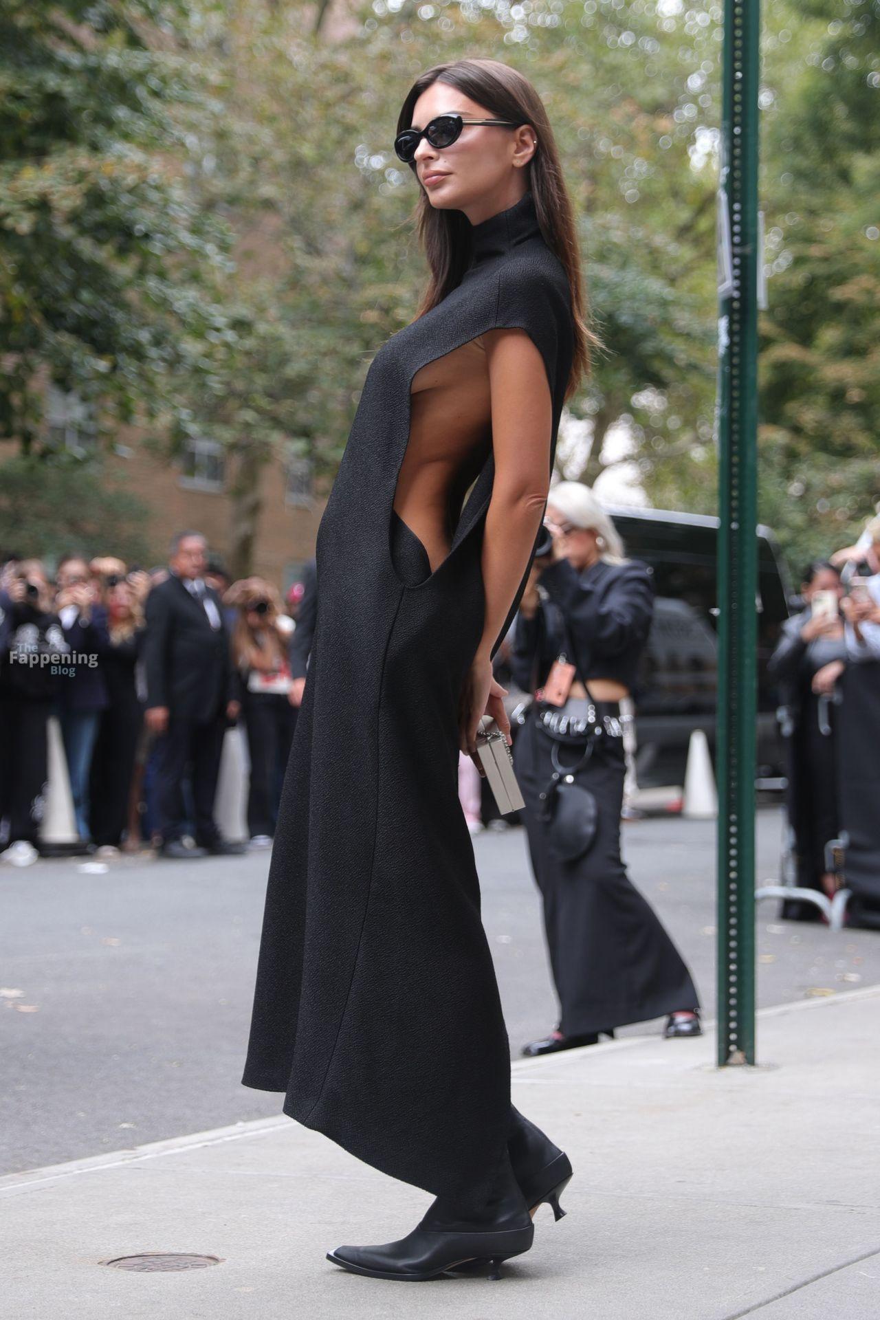 emily-ratajkowski-sexy-boobs-7-the-fappening-pics