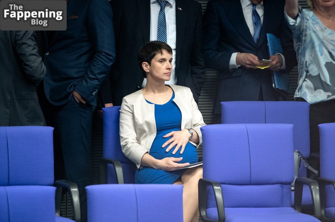 frauke-petry-upskirt-37266-the-fappening-pics_