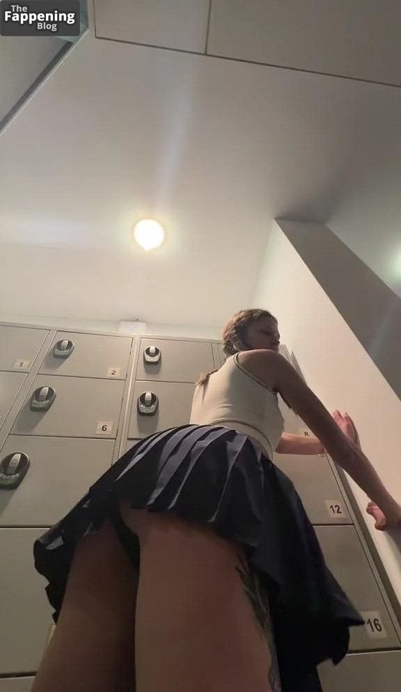 ikkimel-upskirt-889658-the-fappening-pics_