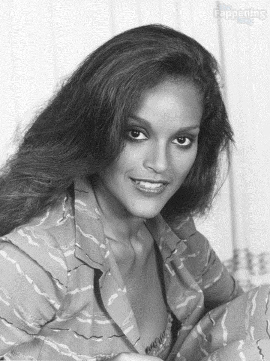 jayne-kennedy-nude-sexy-5-the-fappening-pics