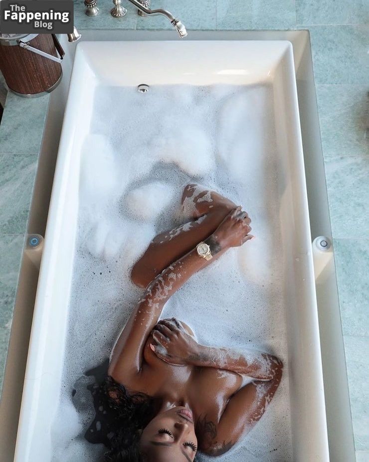 kash-doll-naked-669591-the-fappening-pics_