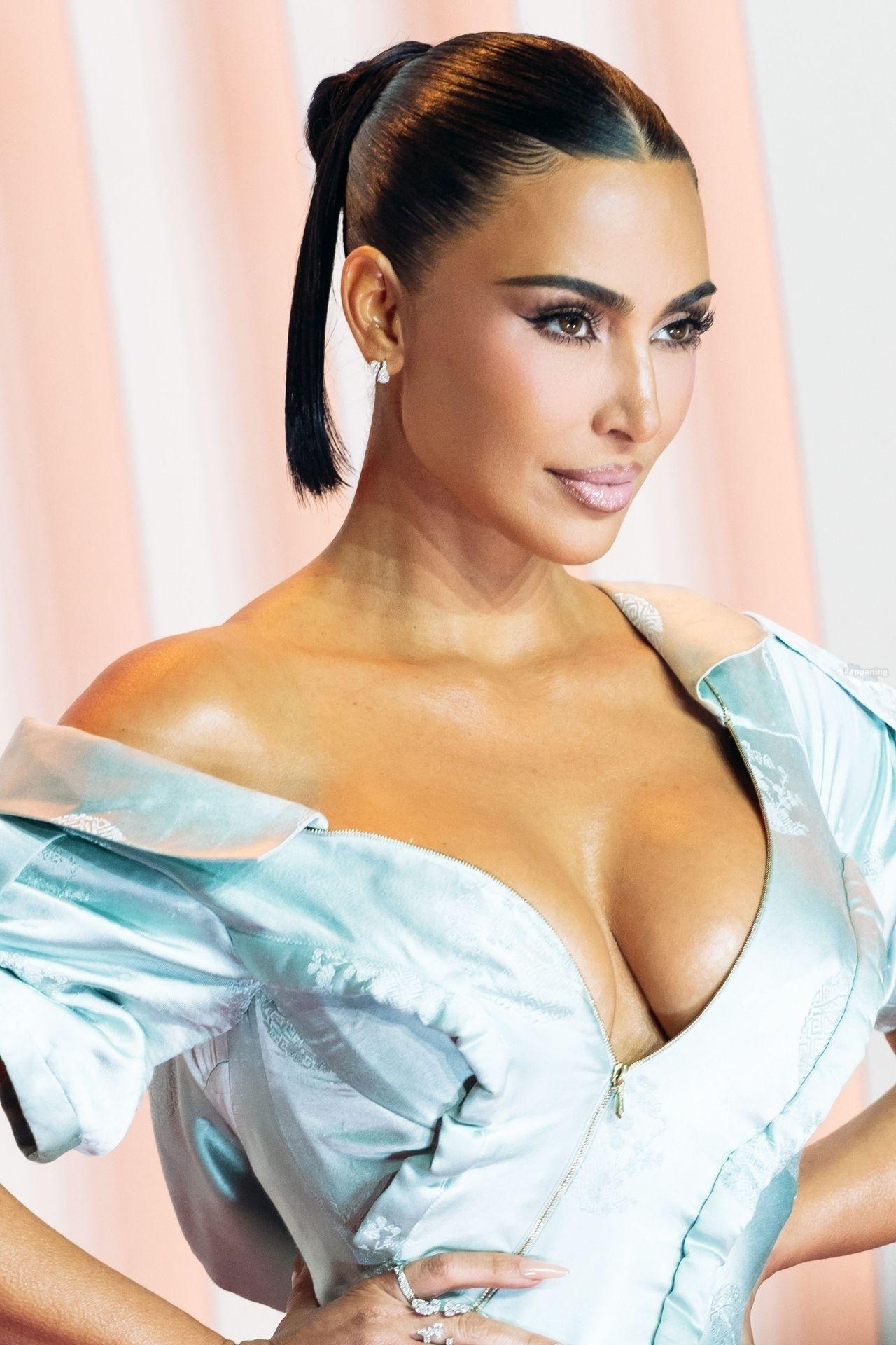 kim-kardashian-29-the-fappening-pics_