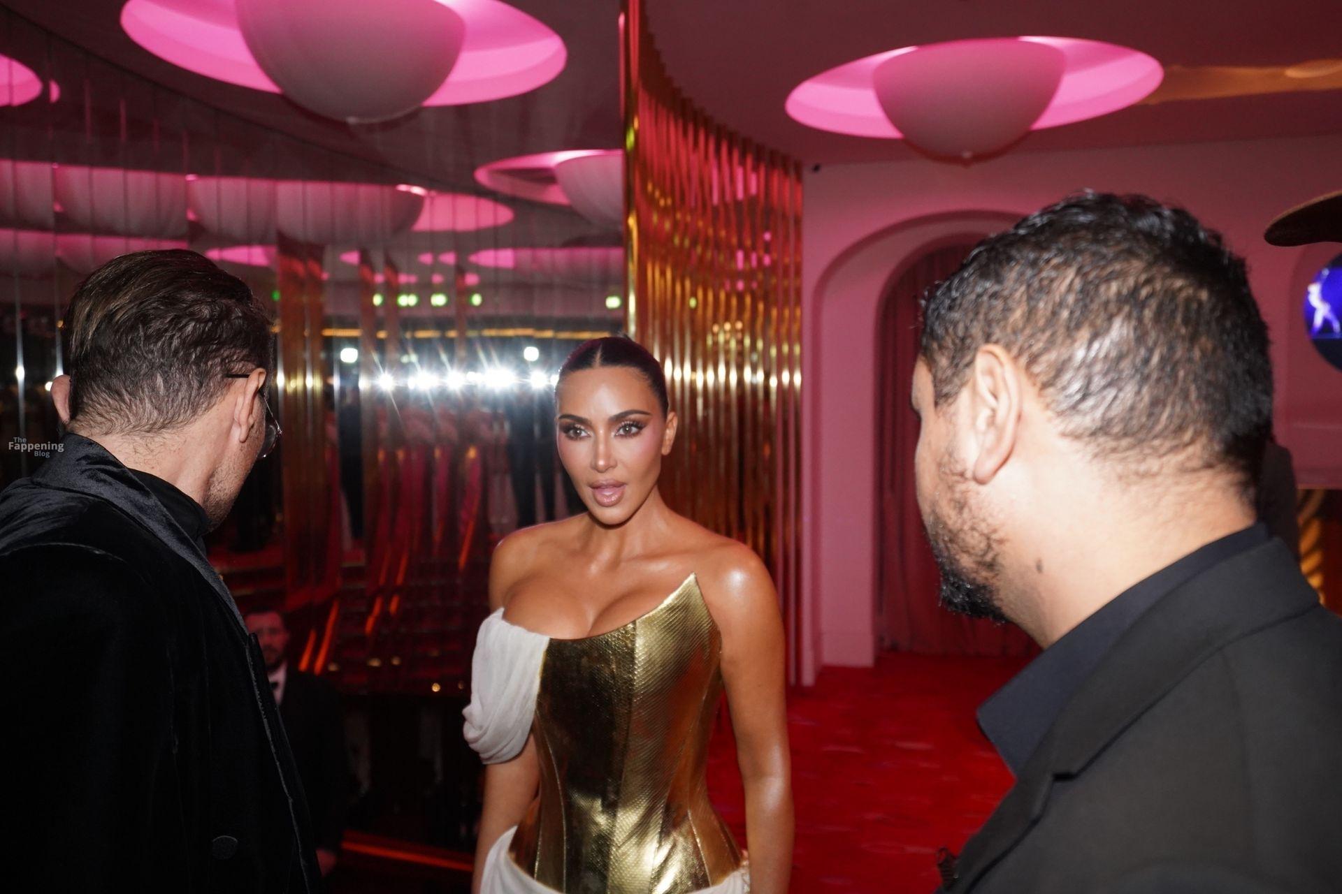 kim-kardashian-sexy-105-the-fappening-pics_-2