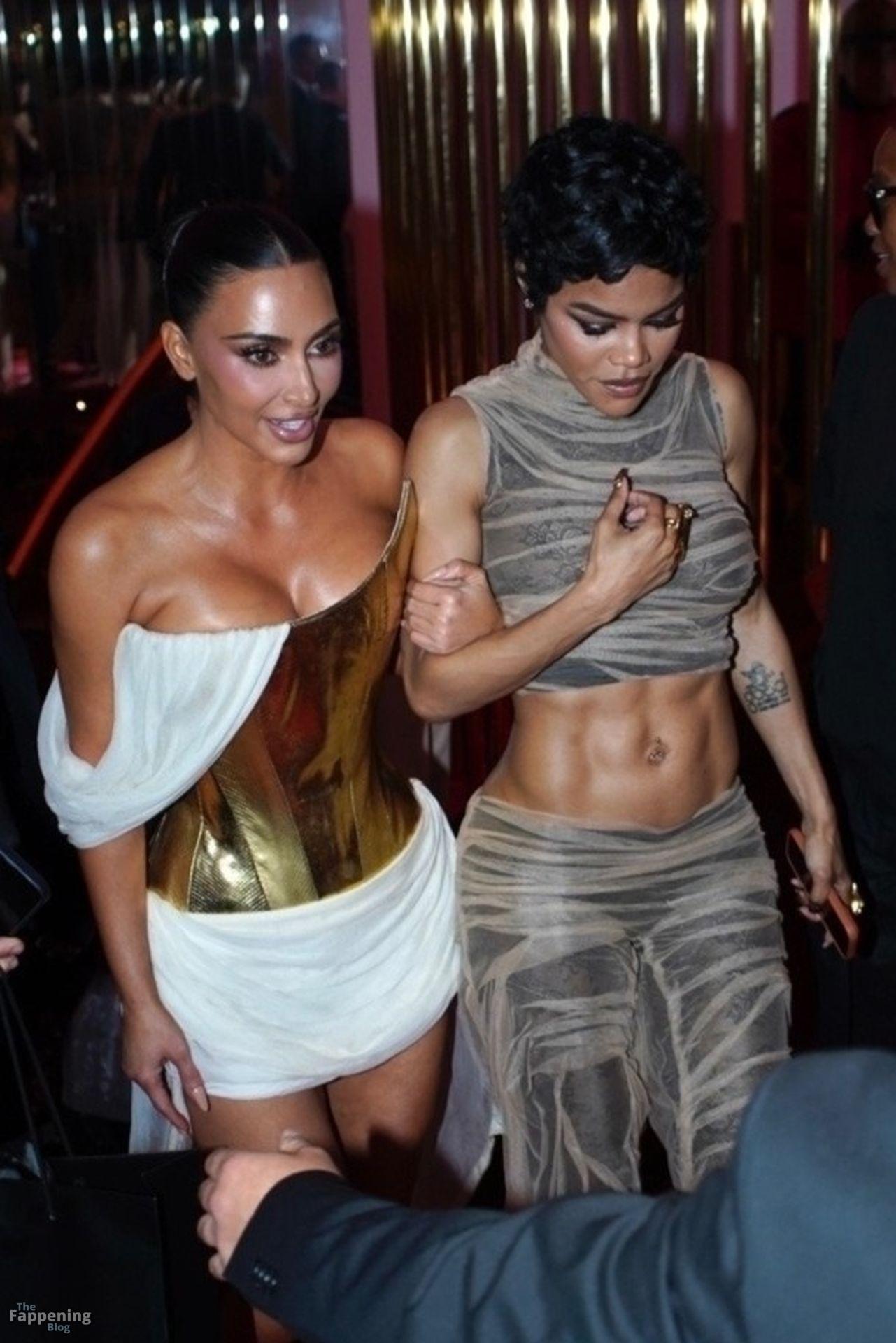 kim-kardashian-sexy-120-the-fappening-pics_-1