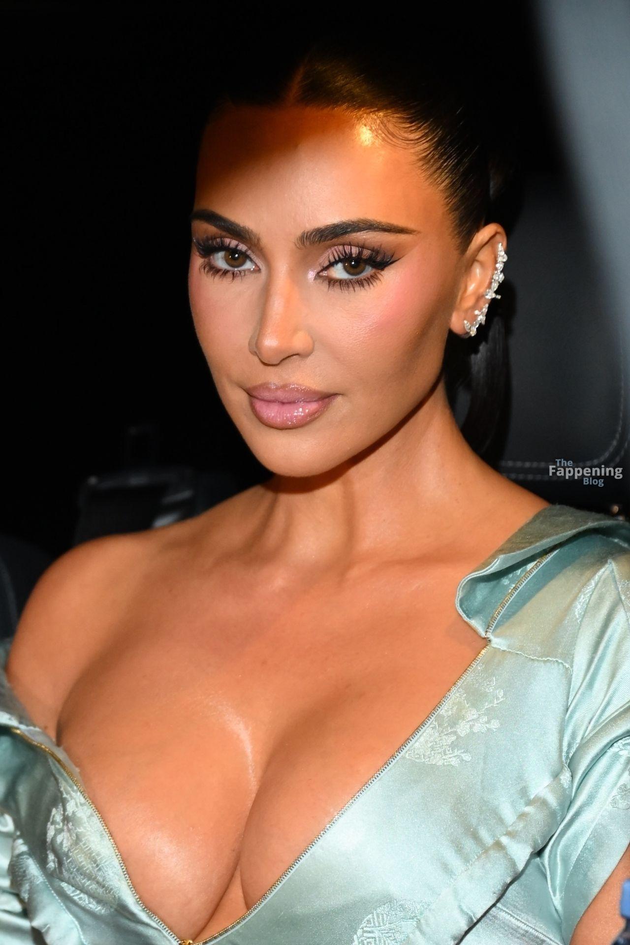 kim-kardashian-sexy-2-the-fappening-pics_-2