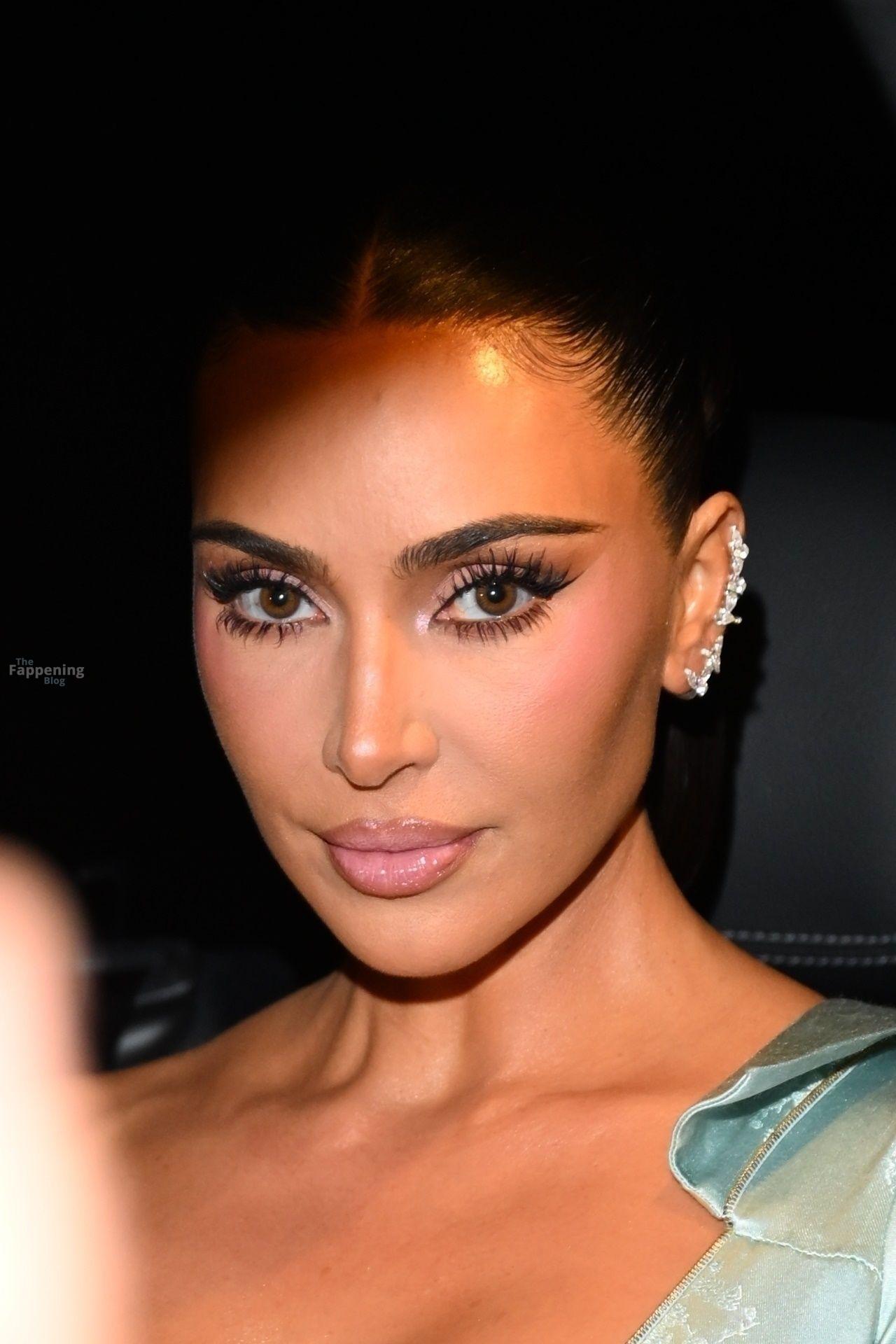 kim-kardashian-sexy-34-the-fappening-pics_-1