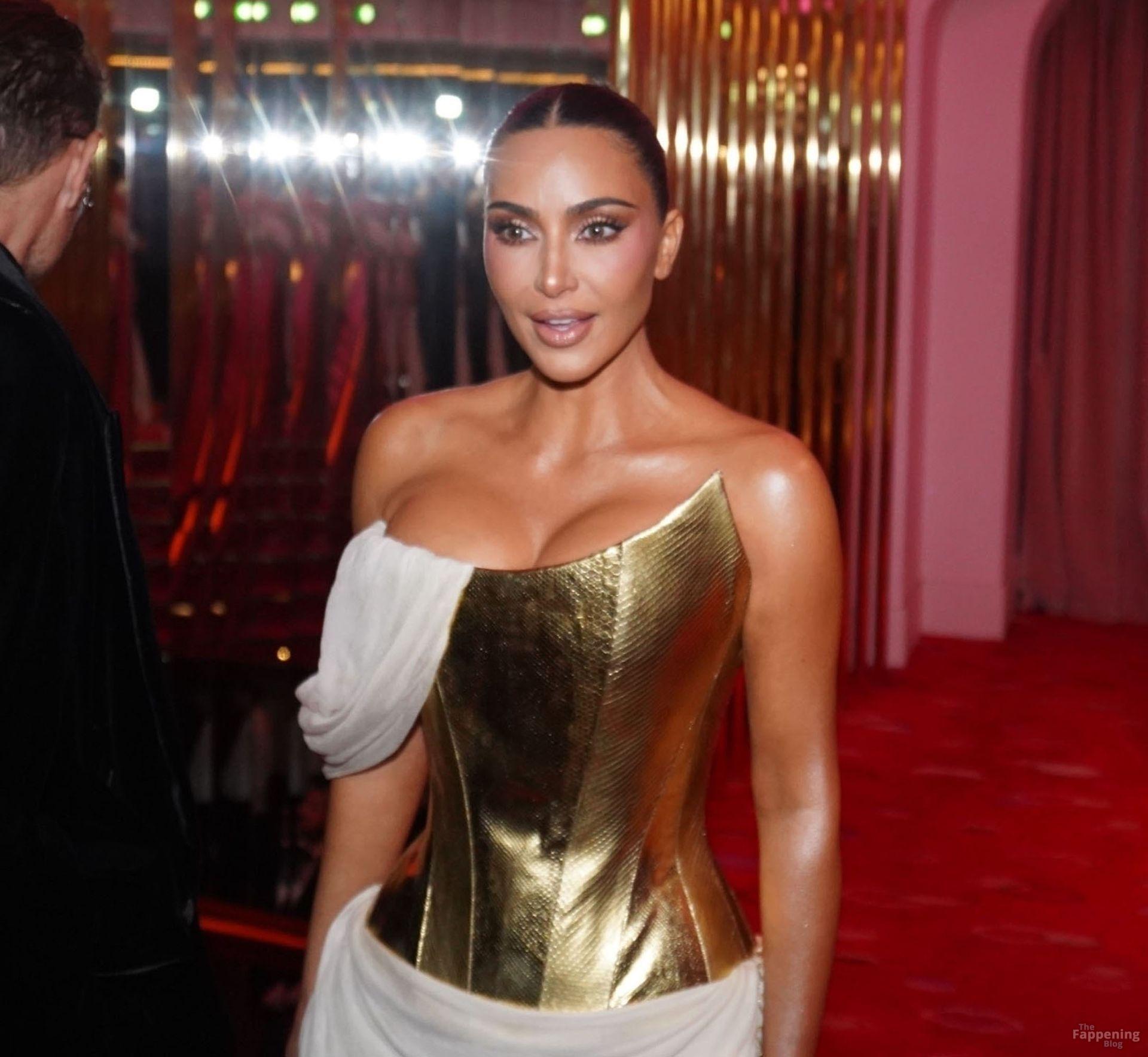 kim-kardashian-sexy-4-the-fappening-pics_-3