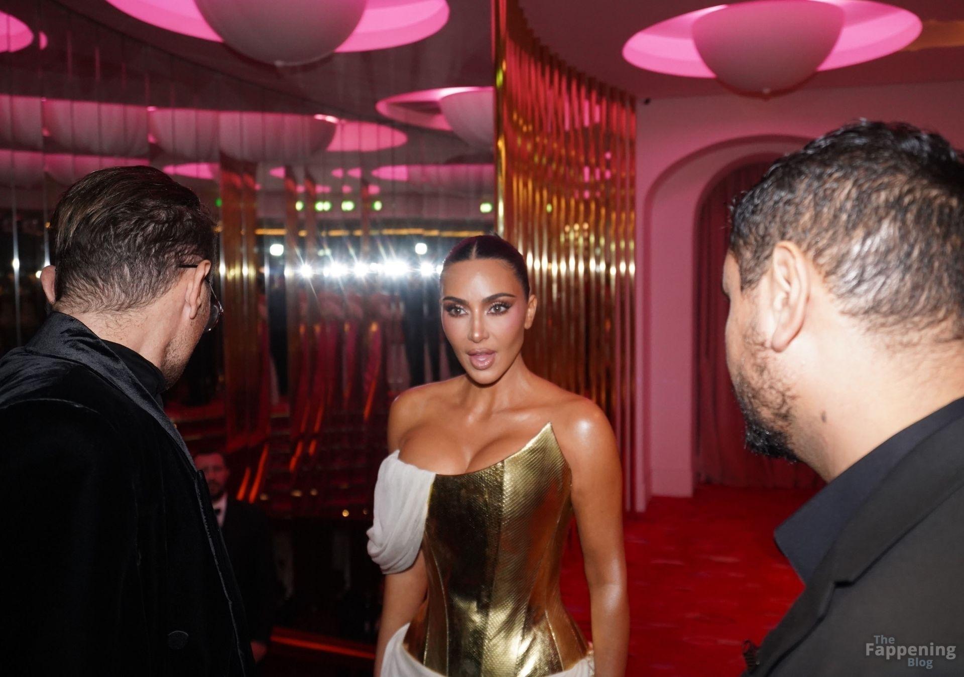 kim-kardashian-sexy-5-the-fappening-pics_-3