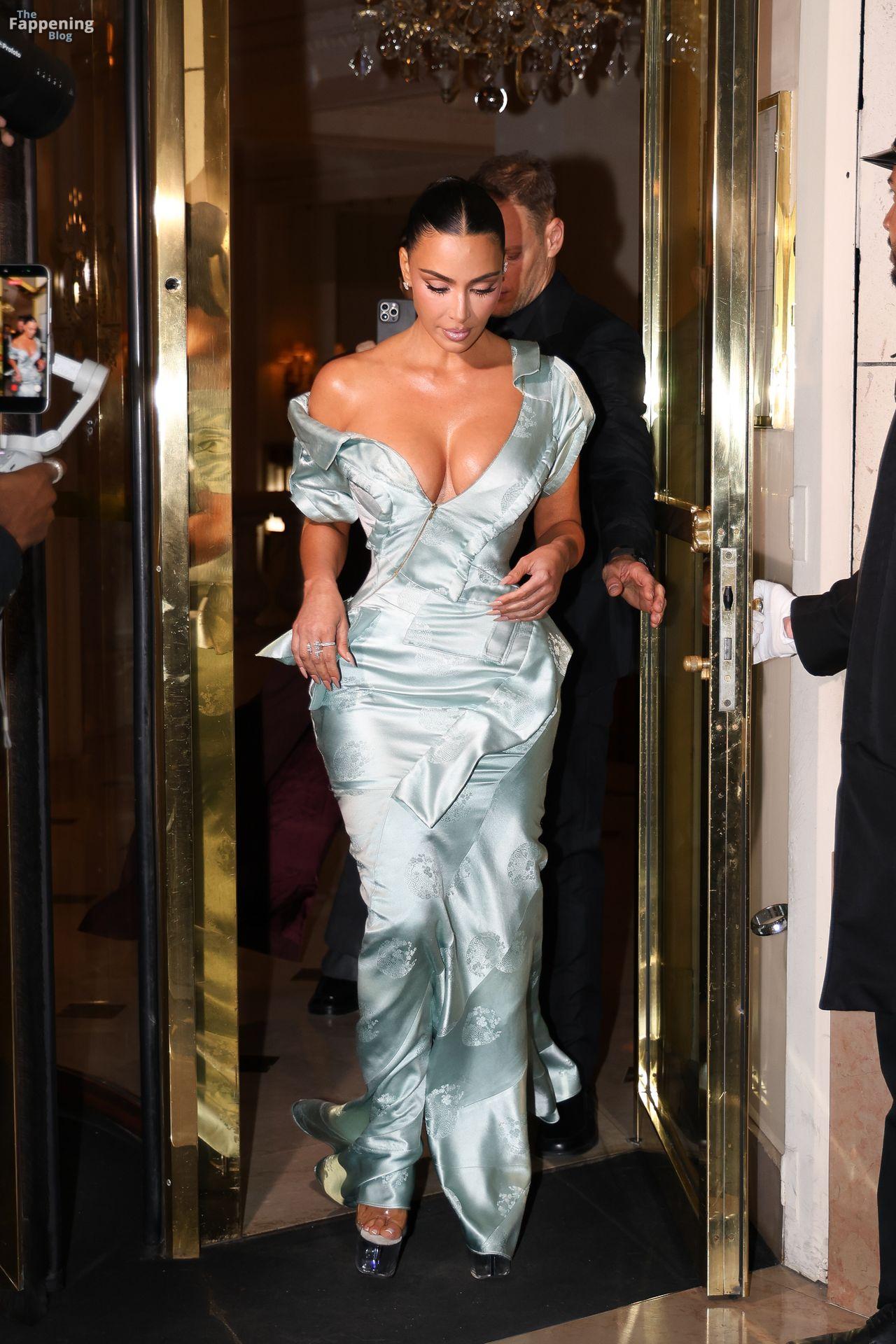 kim-kardashian-sexy-54-the-fappening-pics_-1