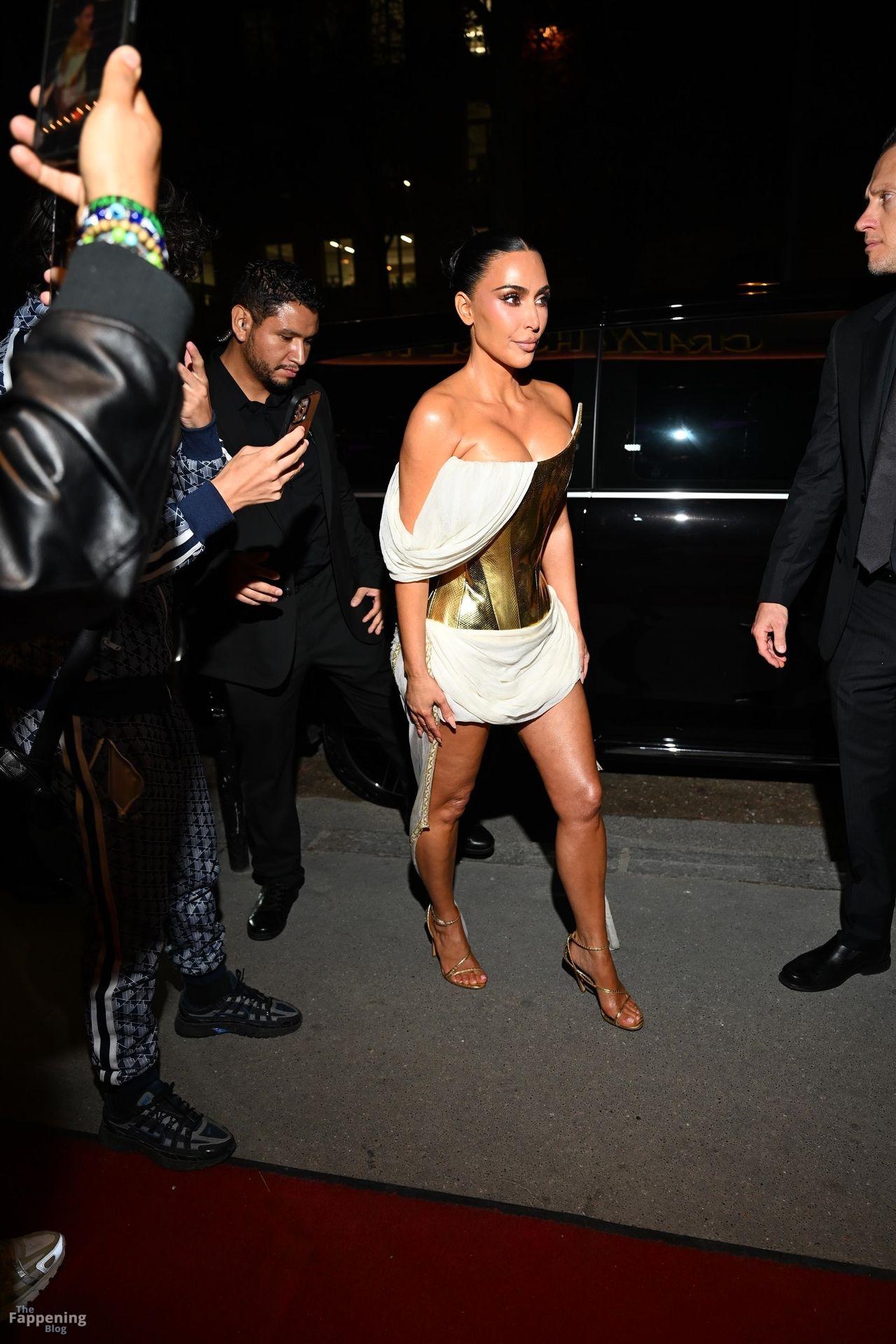 kim-kardashian-sexy-70-the-fappening-pics_-3