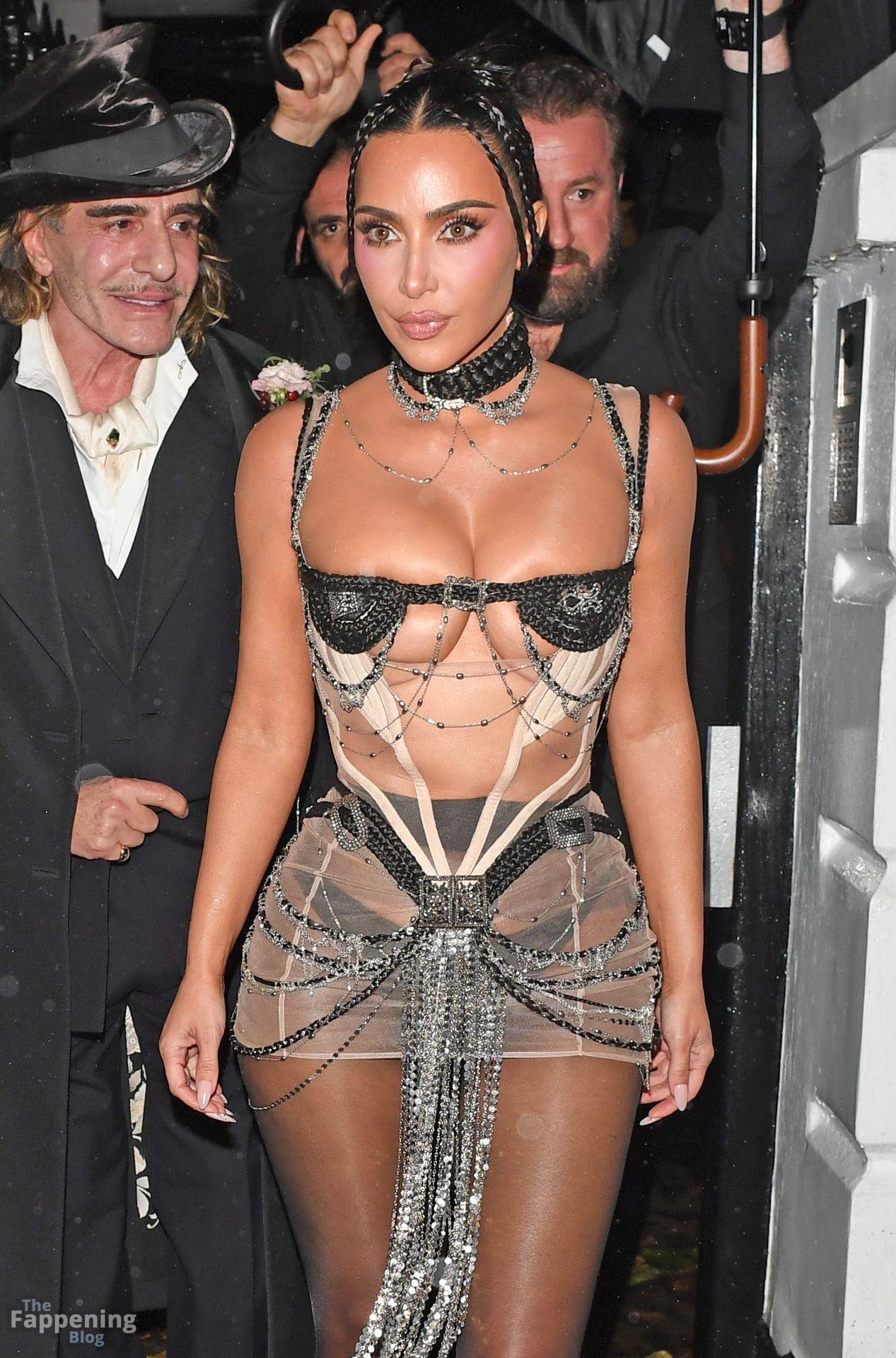 kim-kardashian-sexy-76-the-fappening-pics_-2