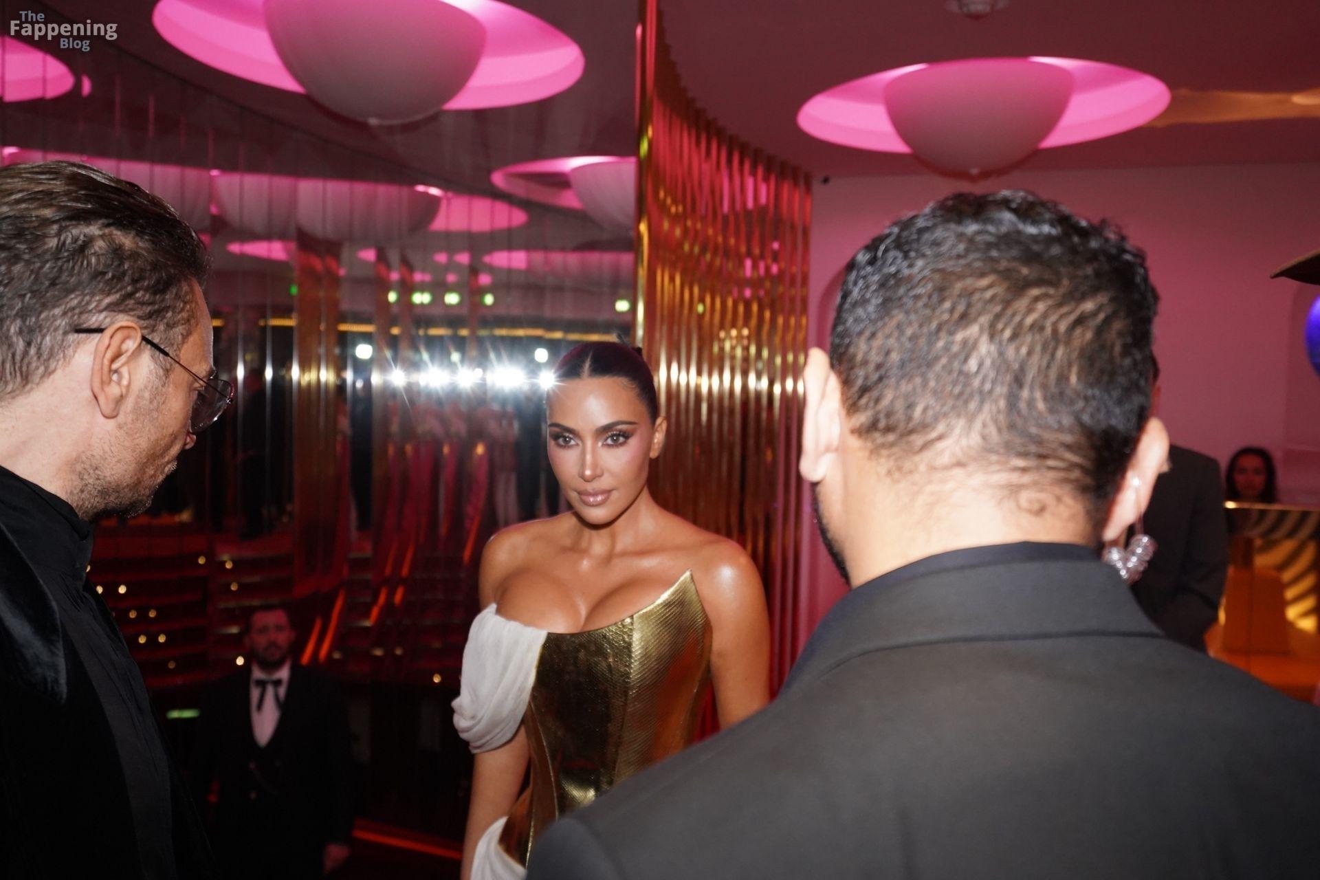 kim-kardashian-sexy-93-the-fappening-pics_-2