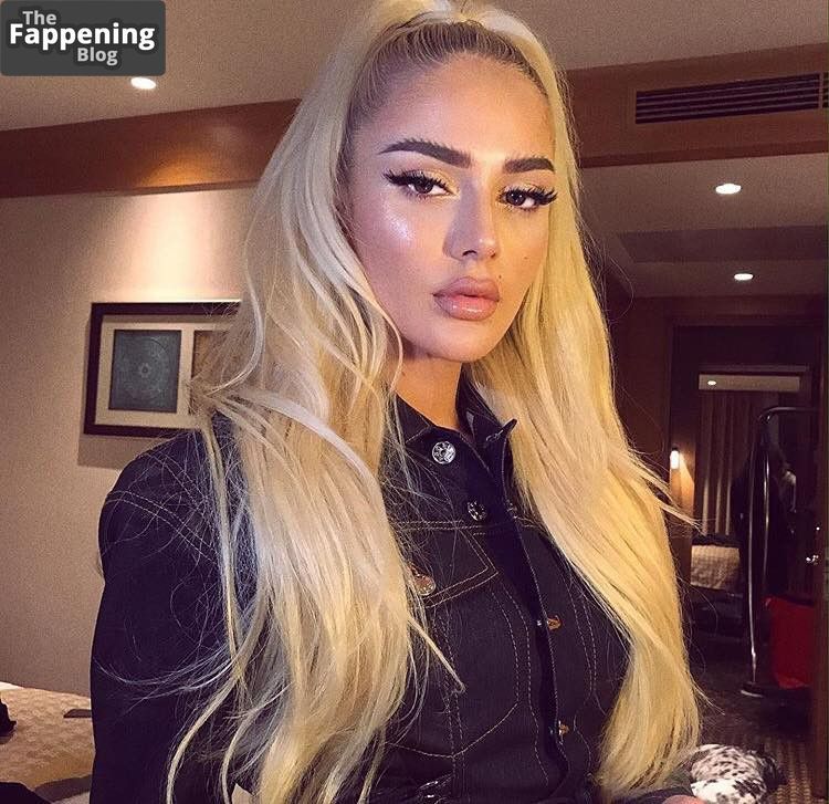 loredana-zefi-playboy-78673-the-fappening-pics_