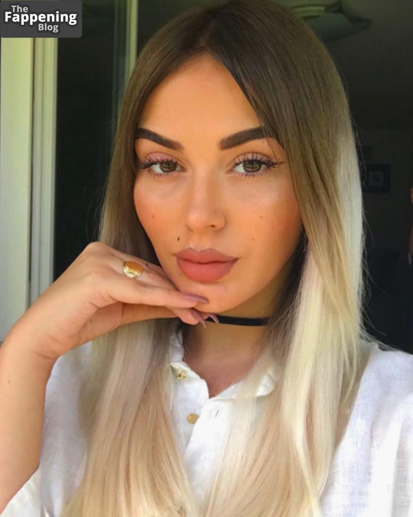 loredana-zefi-sexy-722271-the-fappening-pics_