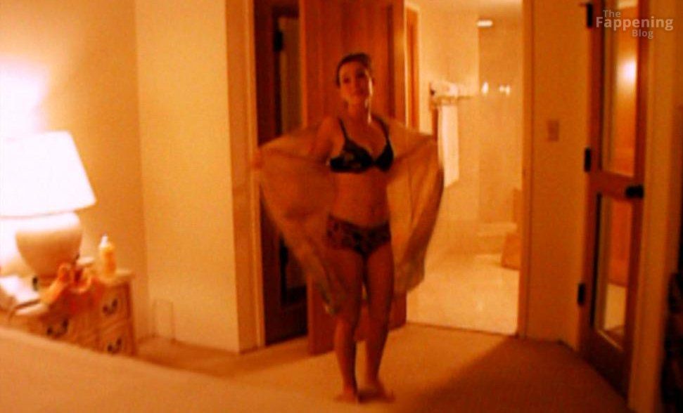 marguerite-moreau-nude-sexy-30-the-fappening-pics_