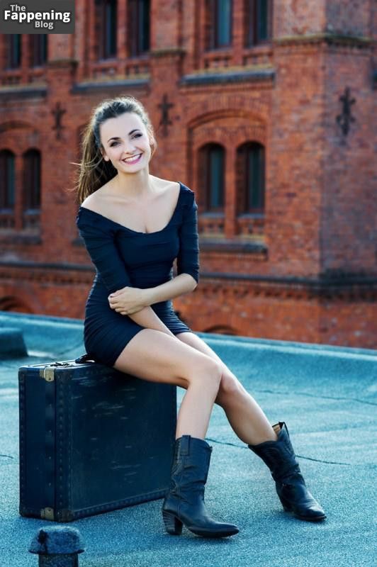 paula-schramm-playboy-333885-the-fappening-pics_