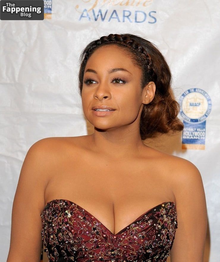 raven-symone-cleavage-48257-the-fappening-pics_