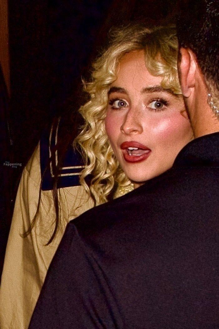 sabrina-carpenter-pantsless-bare-legs-sexy-snl-nyc-005-the-fappening-pics_