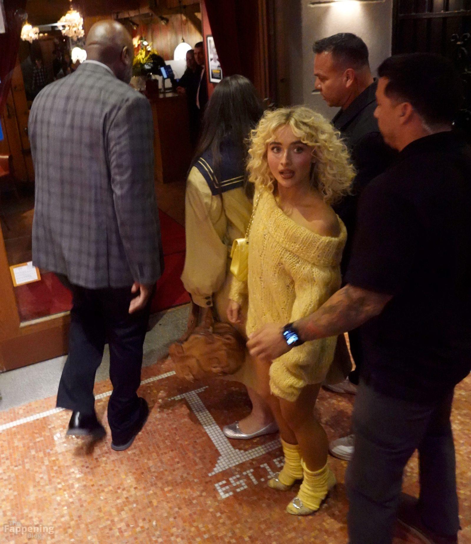 sabrina-carpenter-pantsless-bare-legs-sexy-snl-nyc-015-the-fappening-pics_