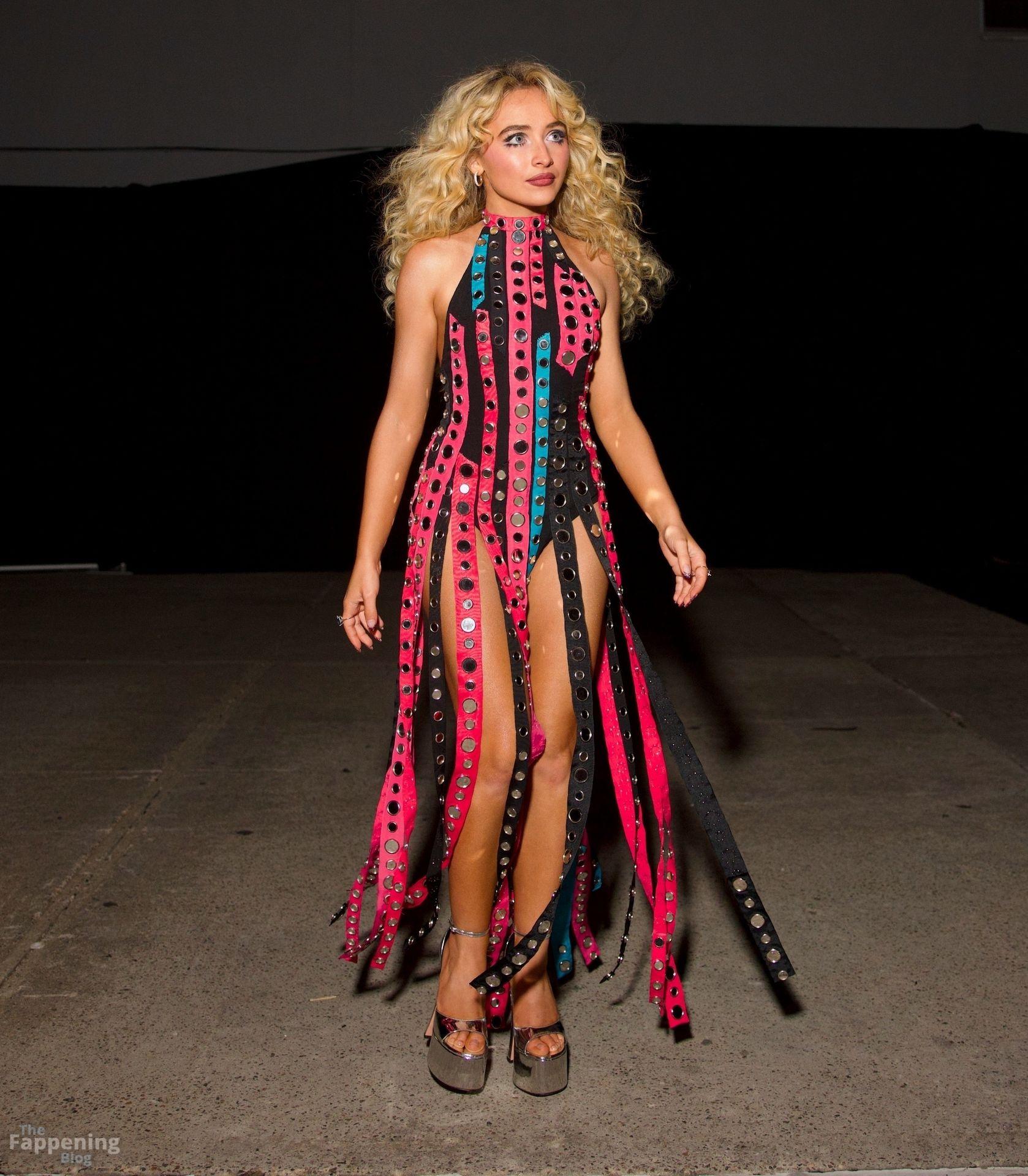 sabrina-carpenter-sexy-2-the-fappening-pics_-3