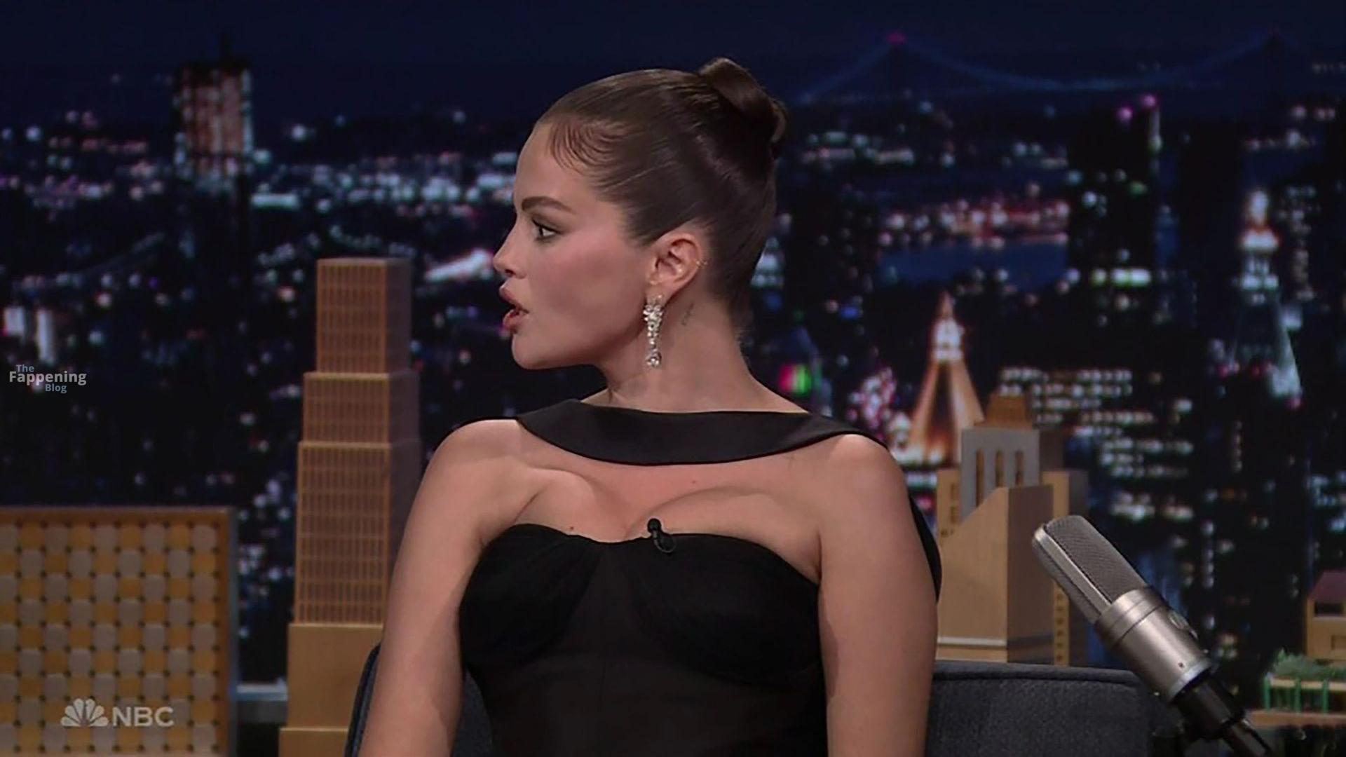 selena-gomez-14-the-fappening-pics_-5