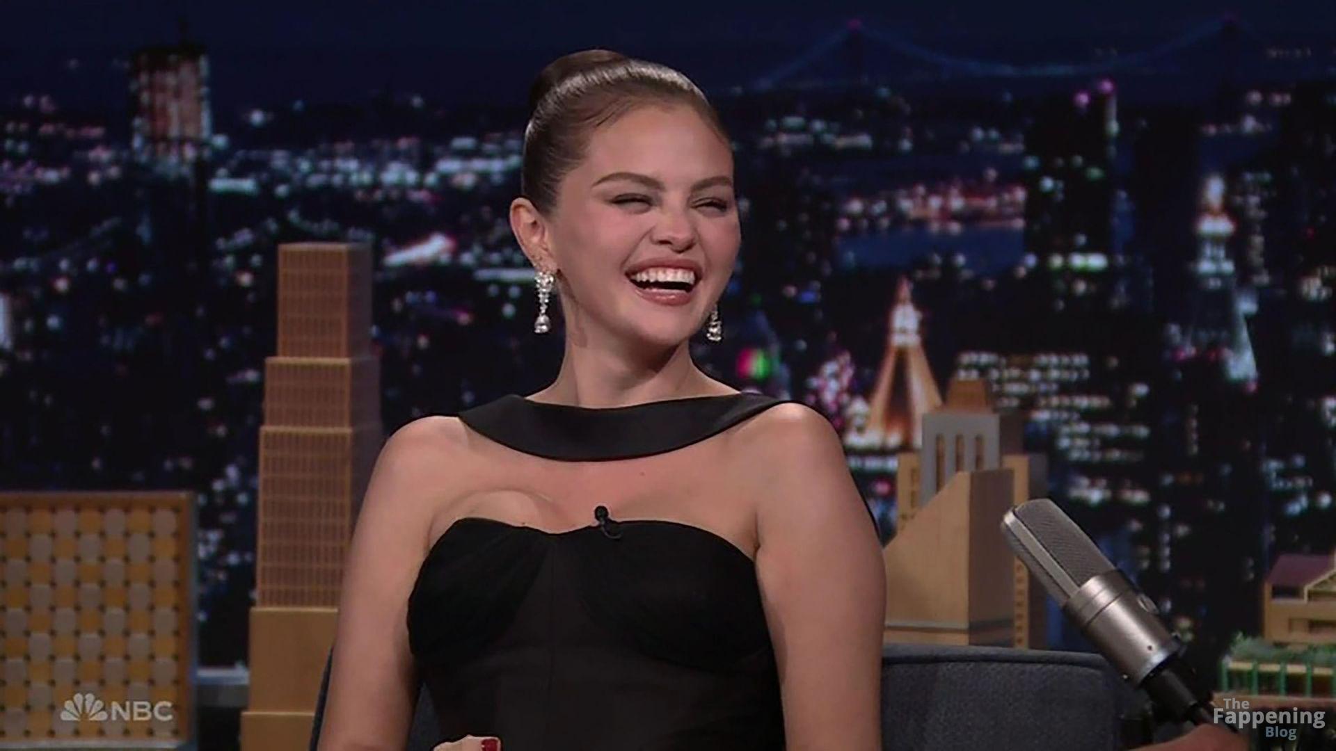 selena-gomez-17-the-fappening-pics_-5