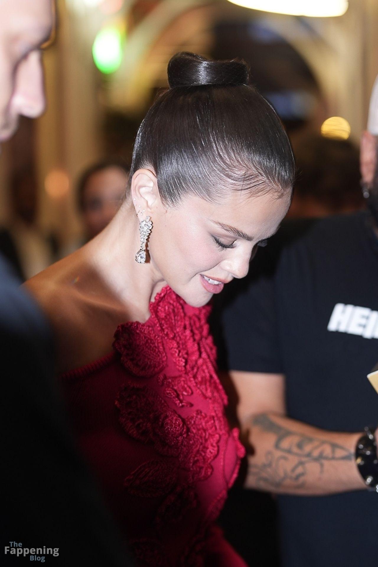 selena-gomez-18-the-fappening-pics_-3