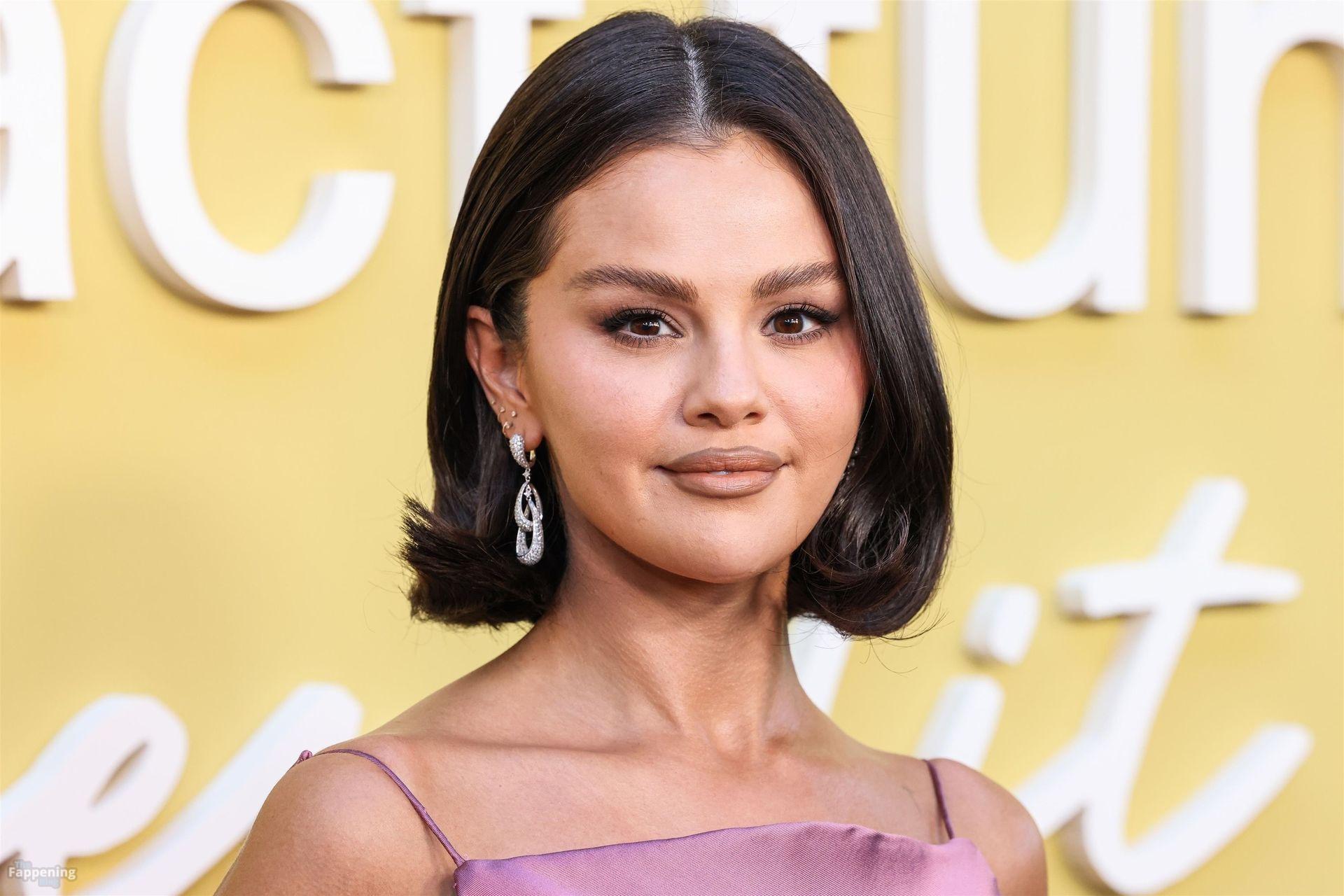 selena-gomez-2-the-fappening-pics_