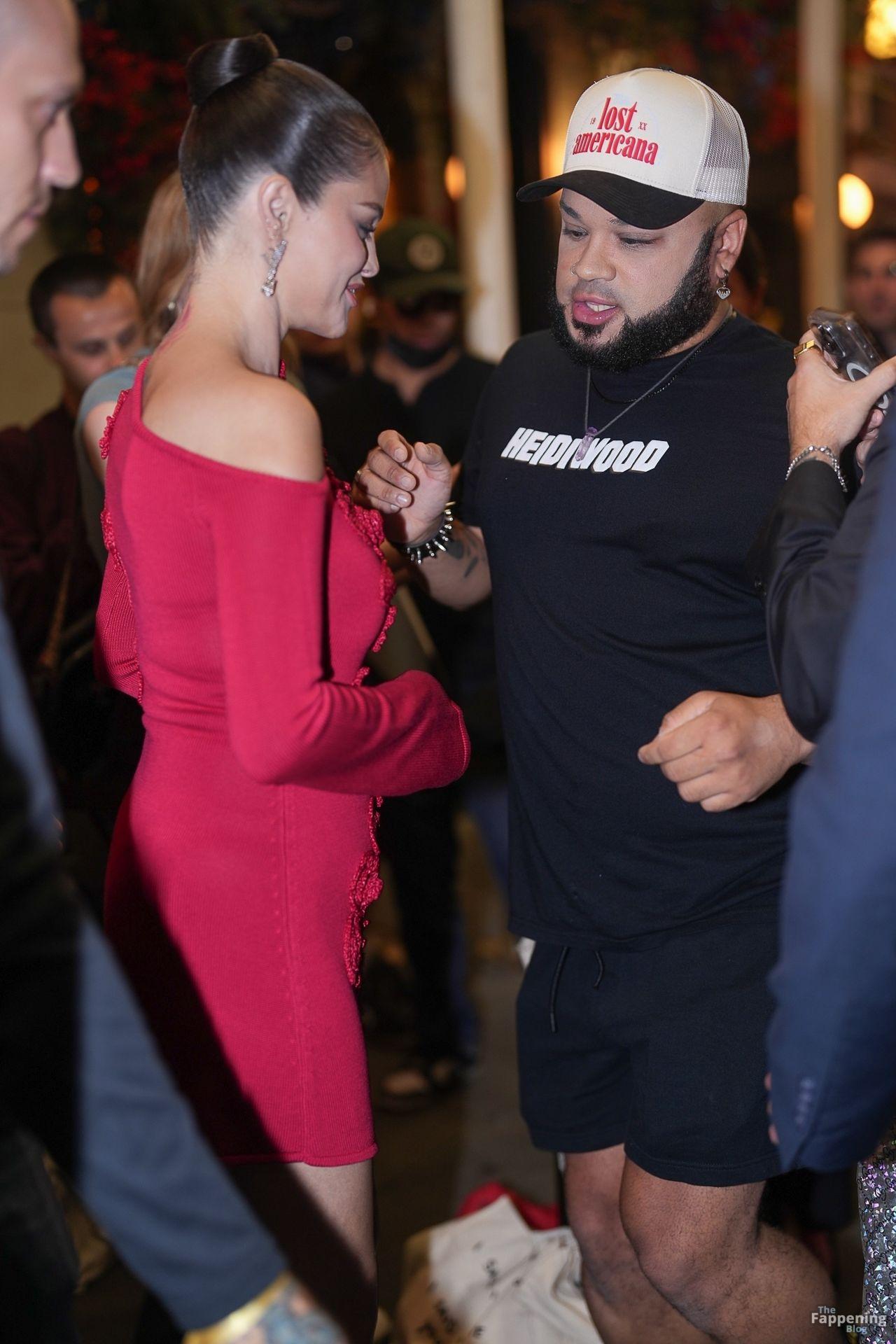 selena-gomez-21-the-fappening-pics_-3