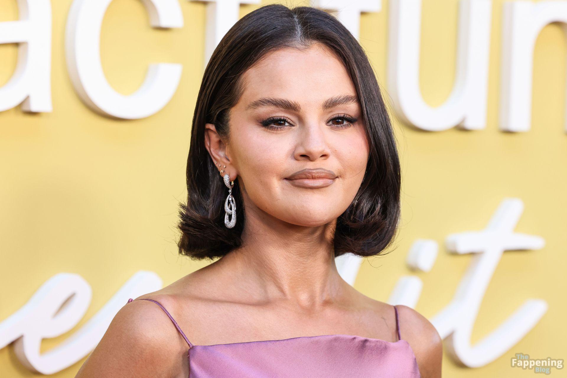 selena-gomez-34-the-fappening-pics_