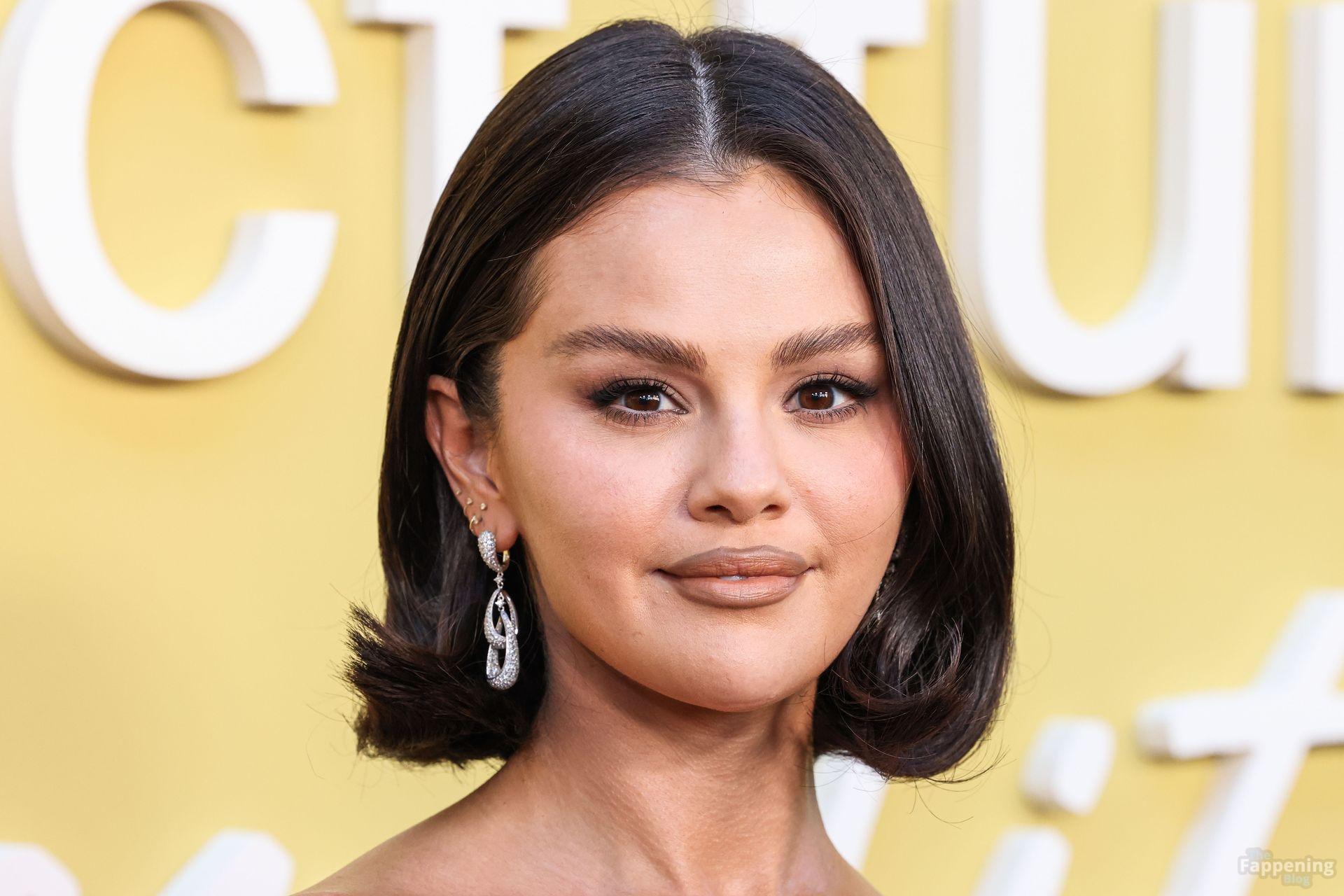 selena-gomez-41-the-fappening-pics_