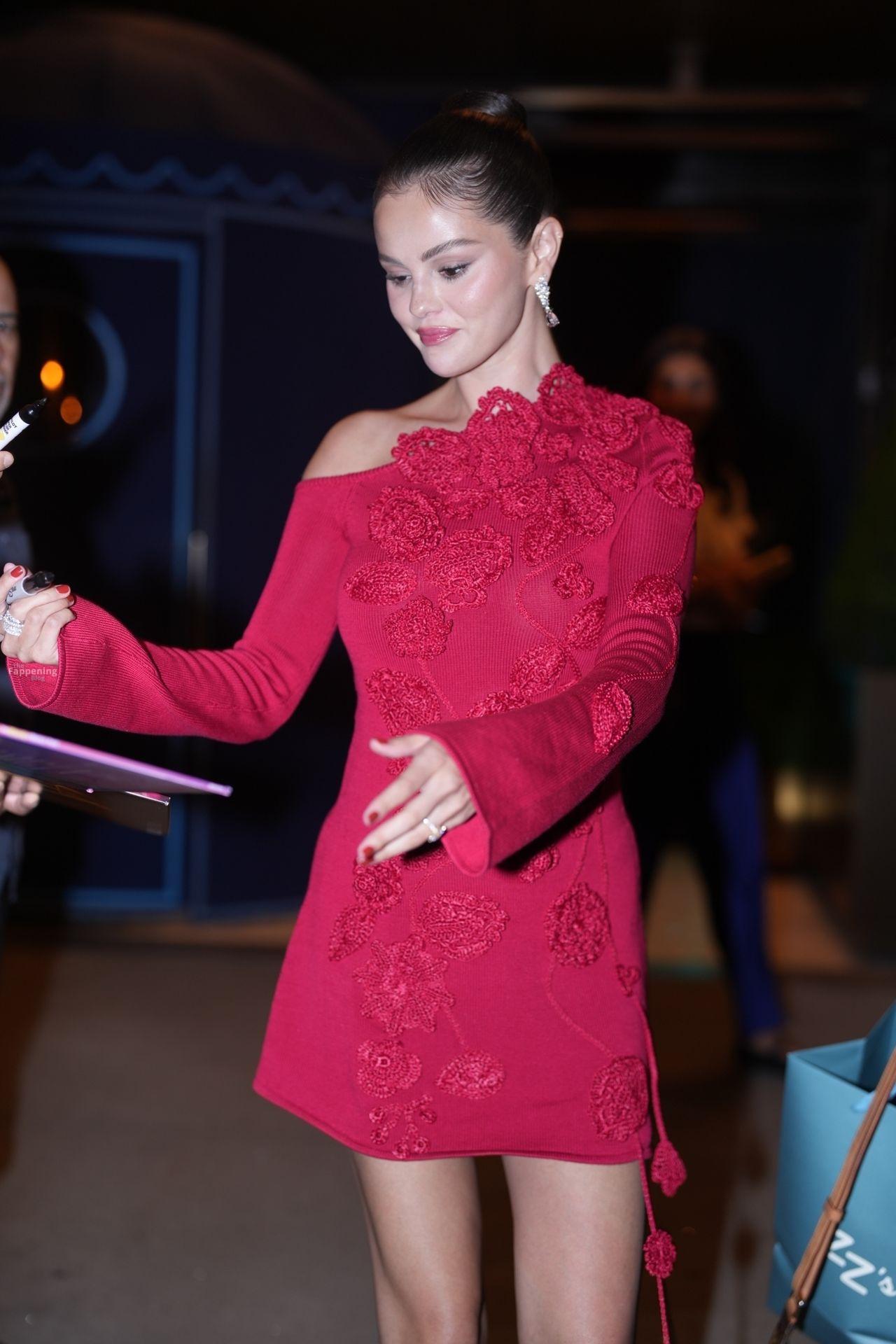 selena-gomez-7-the-fappening-pics_-3