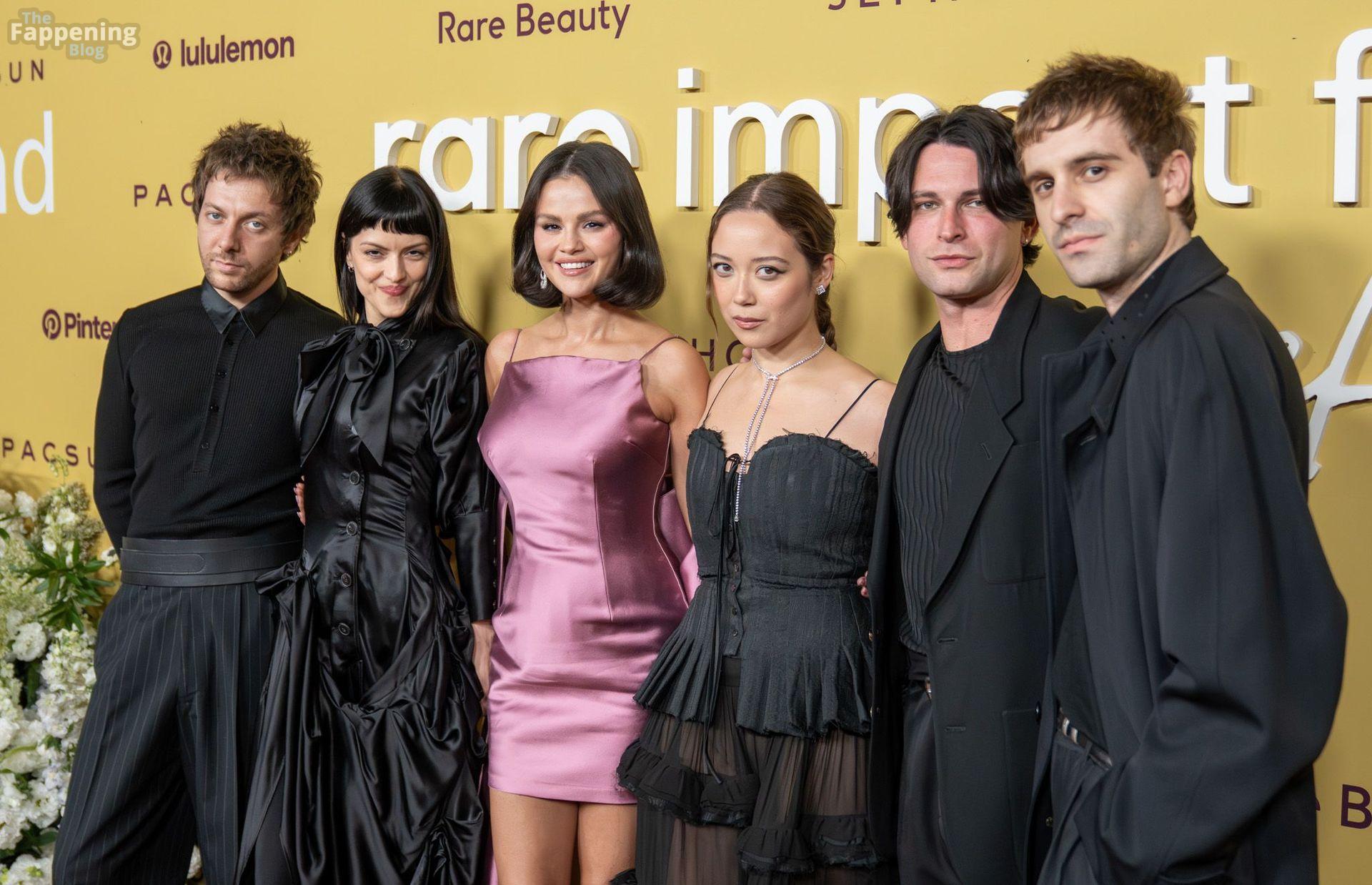 selena-gomez-sexy-16-the-fappening-pics_