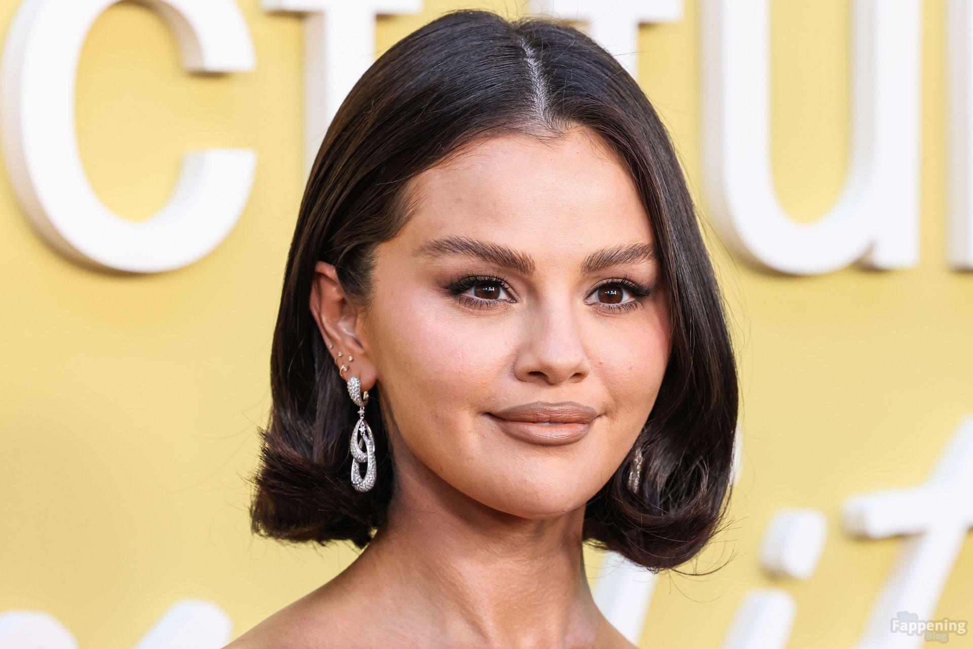 selena-gomez-sexy-45-the-fappening-pics_