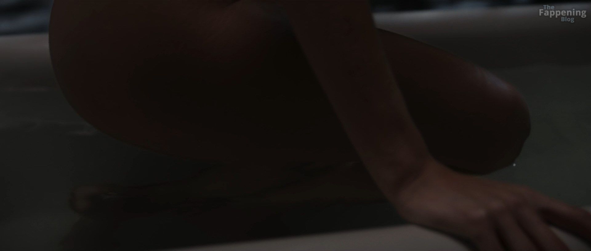 serenay-sarikaya-nude-sexy-6-the-fappening-pics