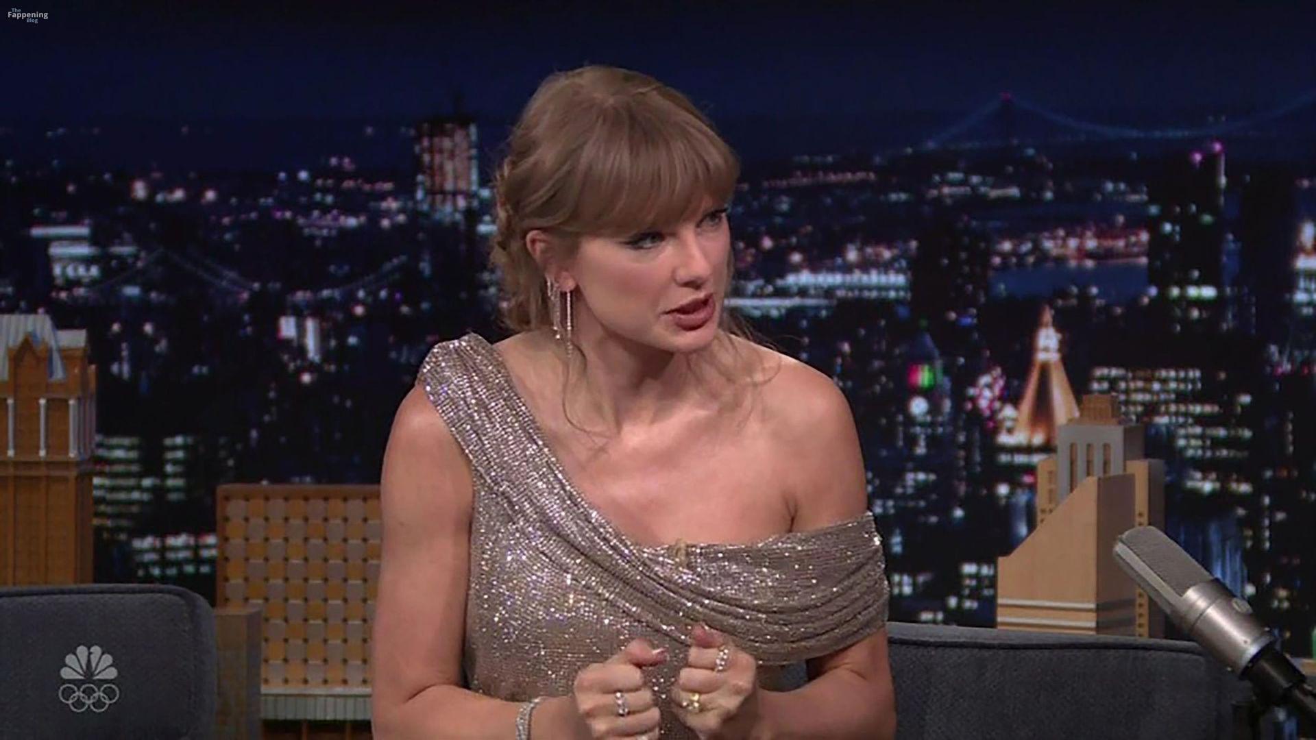 taylor-swift-22-the-fappening-pics_-2