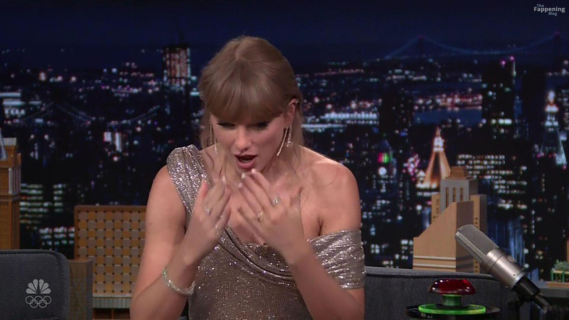 taylor-swift-49-the-fappening-pics_-1