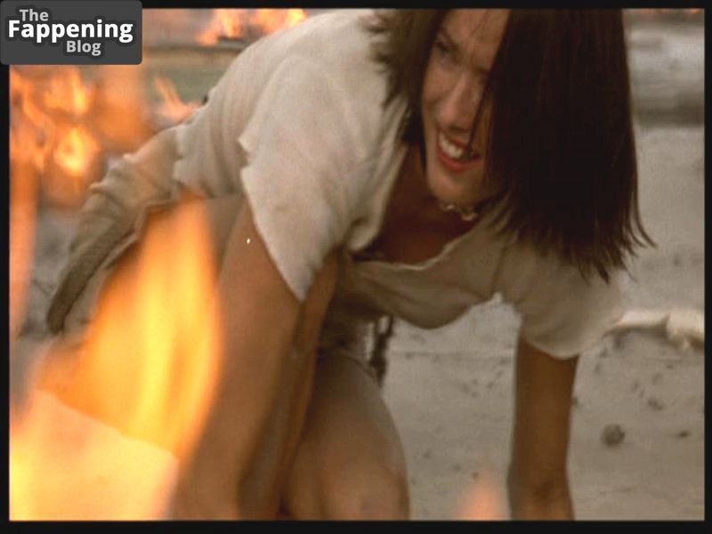 tea-leoni-downblouse-519245-the-fappening-pics_