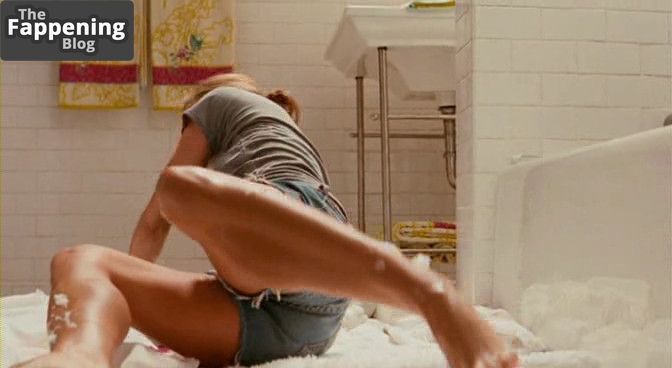 tea-leoni-legs-335204-the-fappening-pics_