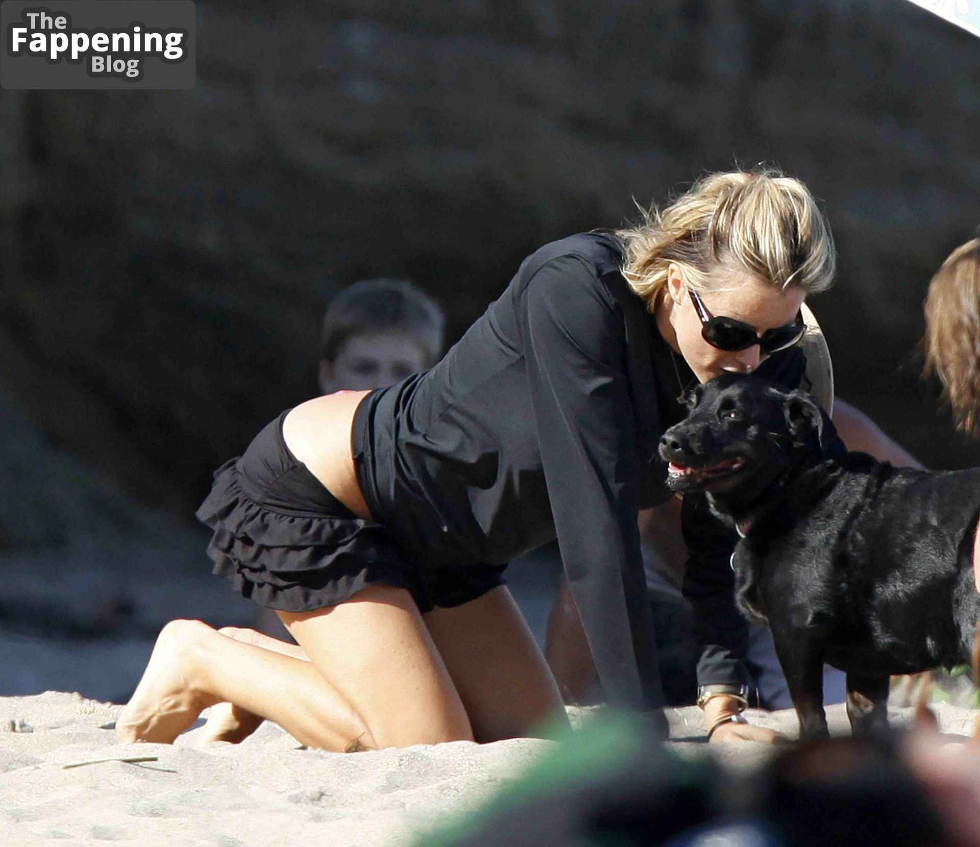 tea-leoni-oops-192105-the-fappening-pics_