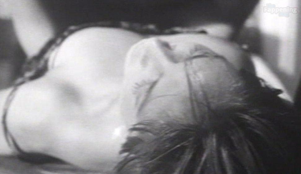 corinne-bohrer-nude-sexy-7-the-fappening-pics