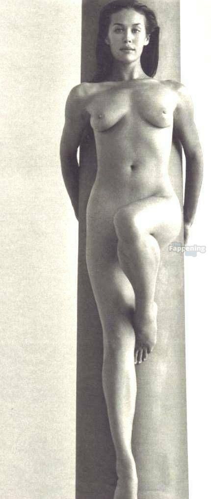 megan-gale-6156-the-fappening-pics_