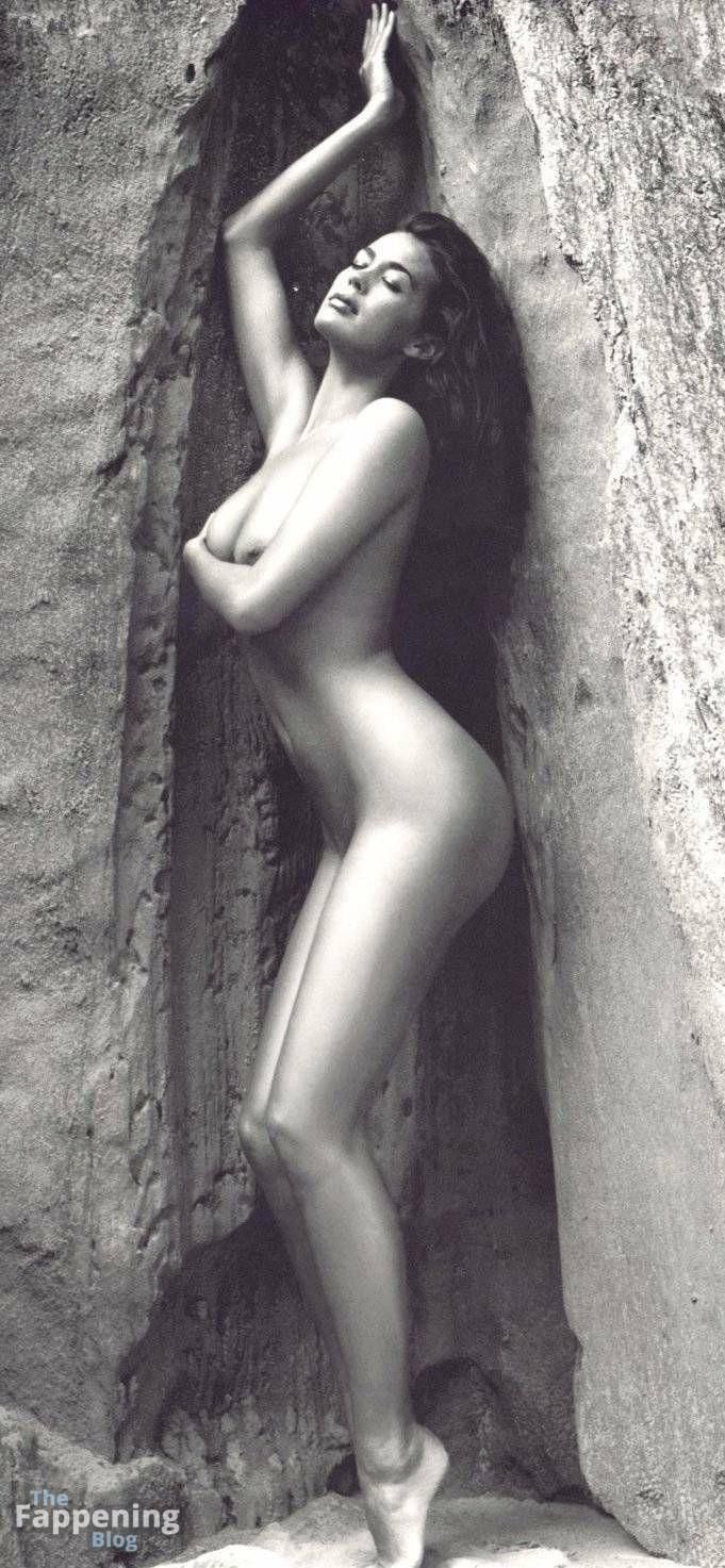 megan-gale-788-the-fappening-pics_