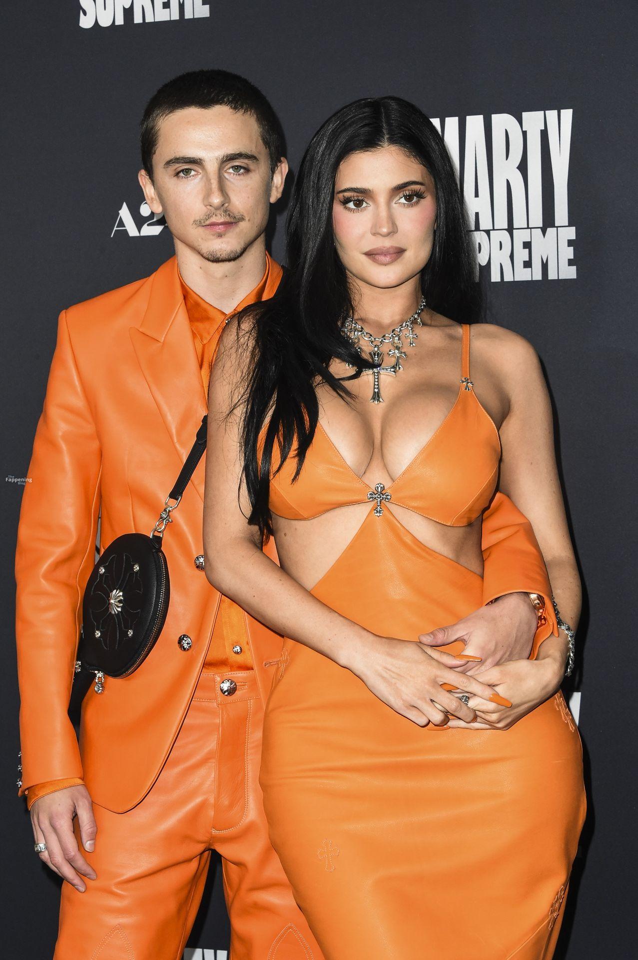 kylie-jenner-22-the-fappening-pics_