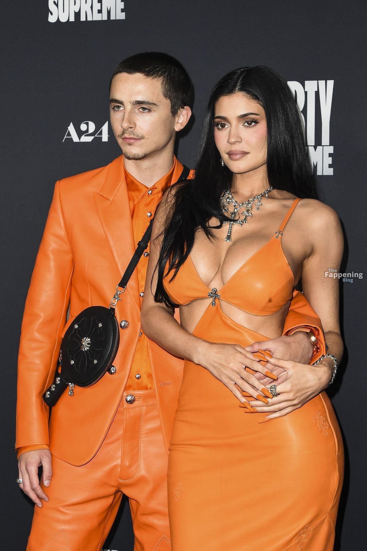 kylie-jenner-26-the-fappening-pics_