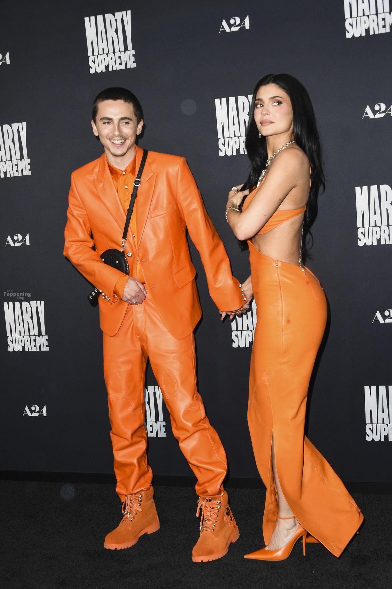 kylie-jenner-30-the-fappening-pics_